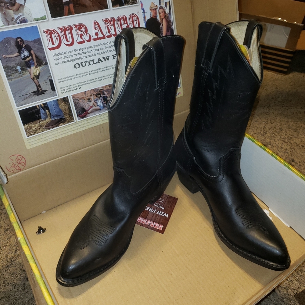 Womens 11 black cowboy boots.